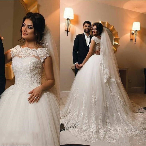 Elegant Lace Ball Gown Wedding Dress Plus Size Short Slleeve Crystals Princess Boat Neck Bridal Gowns