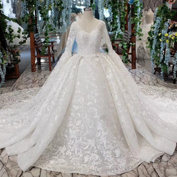 2022Latest Bohemian Wedding Dresses Long Lace Sleeve Long Shawl Backless V Neck Sequins Pearl Applique 3D Flower Lace Bridal Gowns Garden