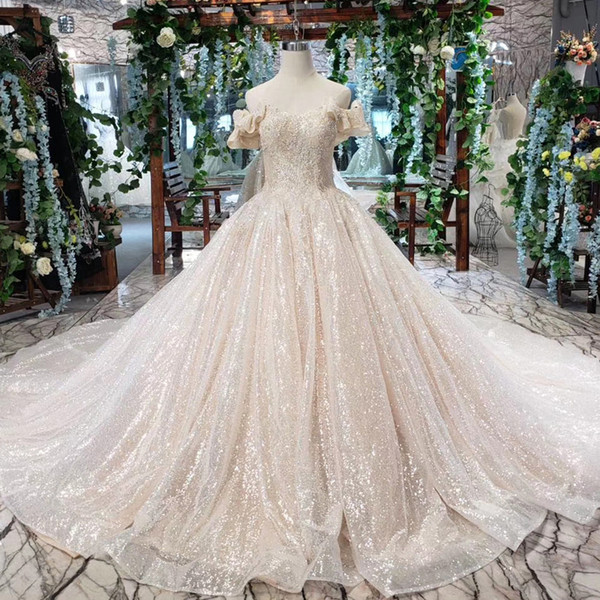 2022Newest Bohemian Wedding Dresses Sweetheart Neck Short Sleeve Backless Lace Up Back Sequins Crystal Pattern Applique Bridal Gowns Garden