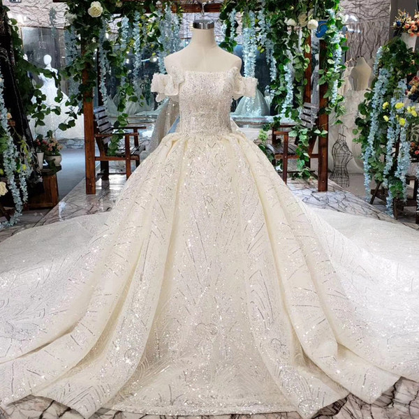 2022Latest Bohemian Wedding Dresses Bateau Neck Short Sleeve Backless Lace Up Back Sequins Crystal Applique Pattern Big Bow Bridal Gowns