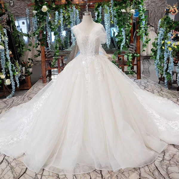 2022Latest Bohemian Wedding Dresses Shell Chest Sleeveless Open Keyhole Back Shing Sequins Hand Made 3D Flower Pattern Bridal Gown Bech