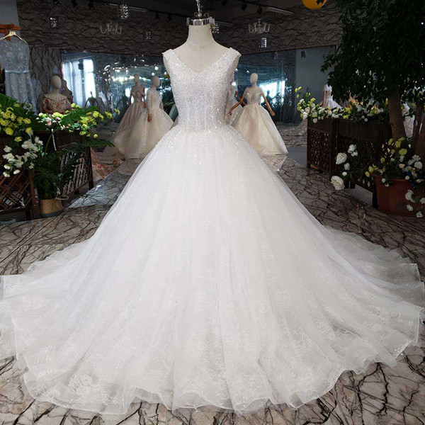 2022Newest Design Melbourne Wedding Dresses Sleeveless V Neck Shining Sequins Crystal Wedding Gowns Lace Up Back Sexy Garden Bridal Gowns