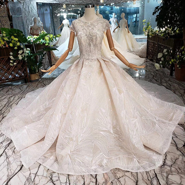 2022Newest Design Luxury Dubai Wedding Dresses Shining Crystal Well-Made Applique Wedding Gowns Short Sleeve Open Keyhole Back Bridal Gowns