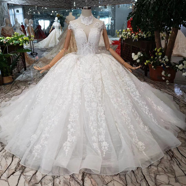 2022Newest Design Luxury Wedding Dress Sexy Deep V-Neck Beaded Short Sleeve Heart-shaped Open Keyhole Back Long Train Wedding Gown Croatia