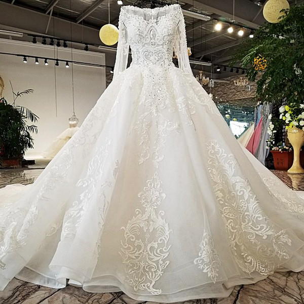 2022Bohemian Elegant Wedding Dresses Long Tulle Sleeve Open Keyhole Back Illusion Neckline Hand Made Applique Pattern Garden Bridal Gowns