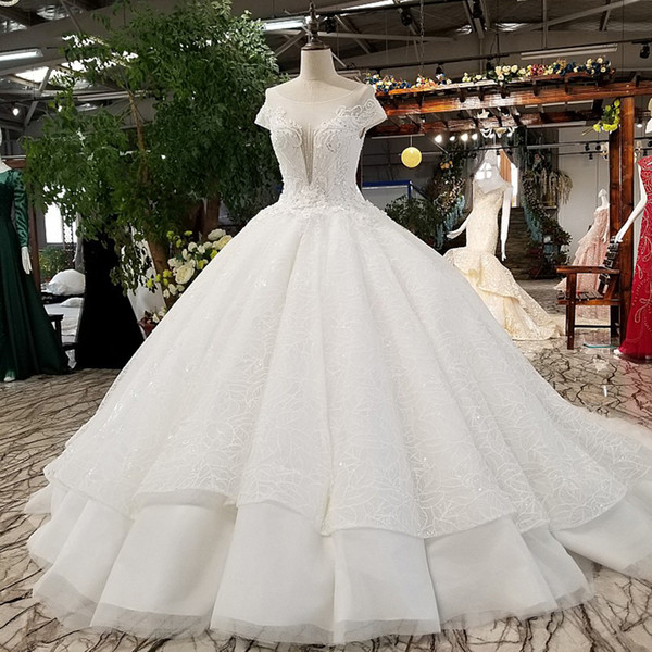 2022Simple Lebanon Wedding Dresses Illusion Deep V Neck Short Sleeve Open Keyhole Back Hand Made 3D Floral Applique Crystal Bridal Gowns