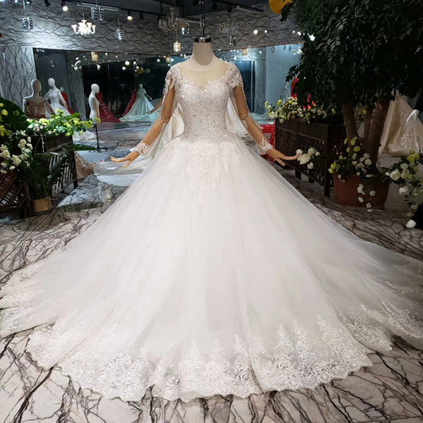 2022Newest Luxury Style Wedding Dress Long Illusion Sleeve Lace Up Back Detail Applique Beaded Sweetheart Wedding Gown Court Train Croatia