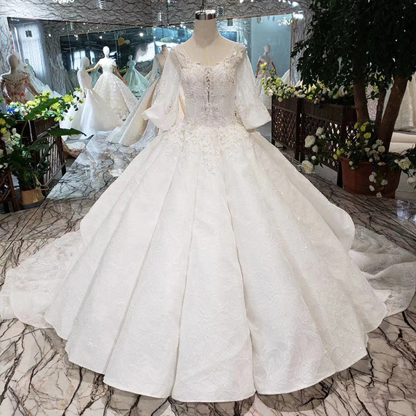 2022Newest Melbourne Illusion Half Sleeve Wedding Dresses Open Keyhole Back 3D Floral Applique Shining Sequins Beach Swollen Wedding Gowns