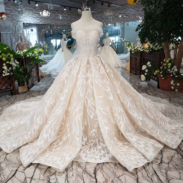 2022Newest Sexy Strapless Boho Wedding Dresses Backless Lace Up Back Feather Neckline Crystal Exquisite Princess Garden Bridal Wedding Gown