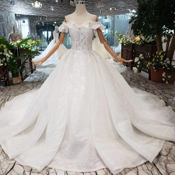 2022Newest Boho Sweetheart Neck Wedding Dresses Lace Up Back Sequins Short Sleeve 3D Floral Applique Ruffle Neckline Garden Wedding Gowns