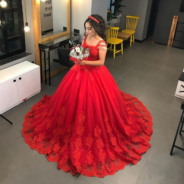 Red Saudi Arabic Beaded Wedding Gowns Vintage Appliques Lace Puffy Bridal Dresses Ball Gowns For Wedding Plus Size