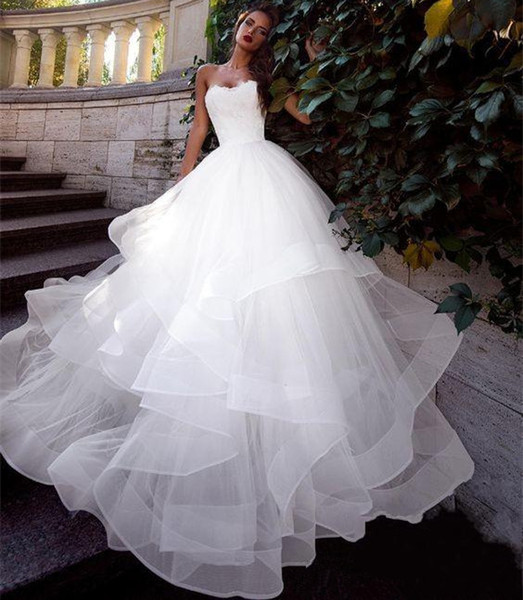 Ruffled Organza Ball Gown Sweetheart Wedding Dress White Floor Length African Wedding Gowns Lace Up