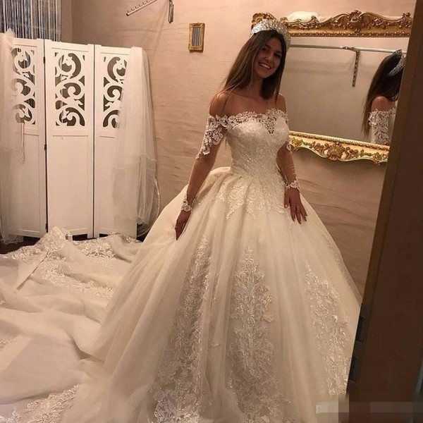 Glamorous Vintage Long Sleeves Ball Gown Wedding Dresses High Quality Lace Appliqued beaded Long Train Bridal Church Gowns