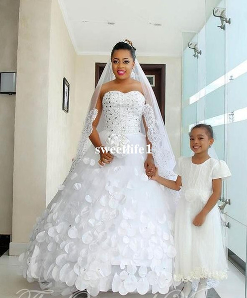 Nigerian Style Ball Gown African Wedding Dress Plus Size Sweetheart Crystal 3D Floral Appliques Petal Princess Bridal Gowns