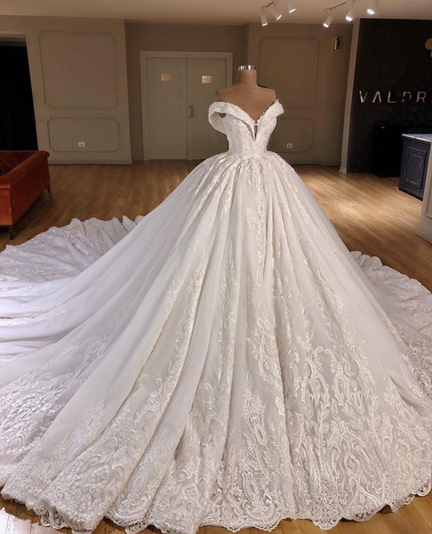 Luxury White Ball Gown Wedding Dresses Sexy Deep V Neck Off Shoulders Lace Appliqued Wedding Bridal Gowns Court Train Satin Wedding Gowns