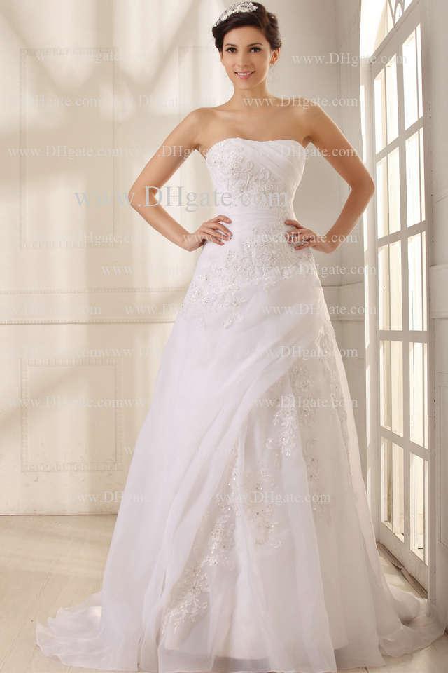 2015 Glorious A Line Wedding Dresses Strapless Neckline Appliques Tulle Floor Length Gowns Real Images