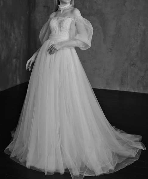 Chic Off the Shoulder Wedding Dress for Bride Illusion Puff Sleeve Empire Waist Princess Style Tulle Bridal Gown Vintage