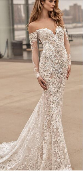 2018 sexy and romantic at the same time. With many of the looks featuring ethereal layers and scintillating beads, the latest Berta wedding2