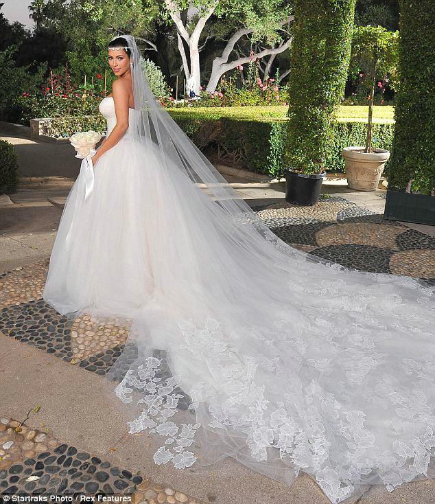 Kim Kardashian Long Train Strapless Beautiful Tulle Wedding Bridal Dress WD179