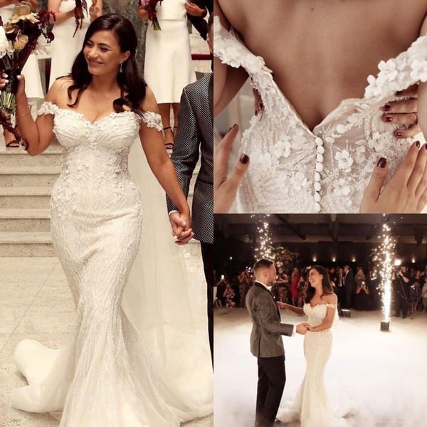 2020 Elegant Lace Mermaid Wedding Dresses Bridal Gowns Off Shoulder Floral Appliqued Beads Robe de mariee Buttons Back Beach Wedding Dress