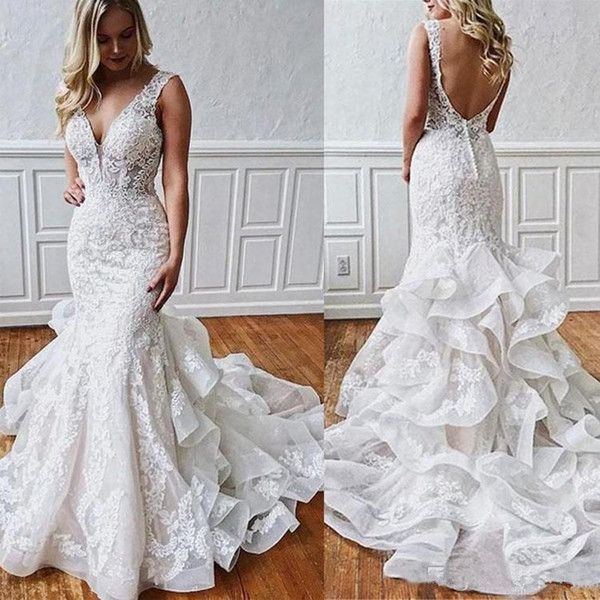 Sexy Open Back Bohemian Mermaid WEdding Dress Eleagnt Lace Appliqued Deep V Neck Sweep Train Plus Size Beach Boho Bridal Gown