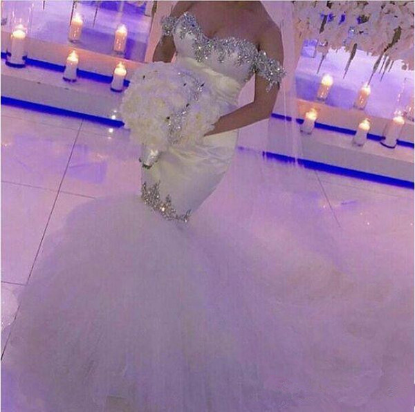 Off-the-shoulder Mermaid Wedding Dresses Hot Selling New Custom Sweep Train Bling Bling Luxury Beads Crystals Tulle Bridal Gowns W032