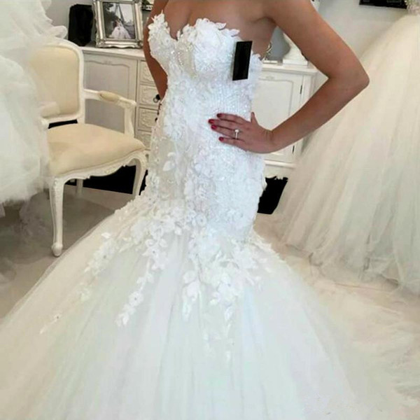 Lace Appliques Mermaid Wedding Dresses Sweetheart Bride Dresses Button Back Wedding Gowns with Sweep Train