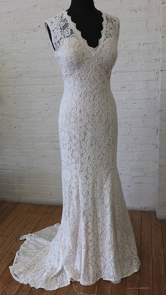 Elegant Ivory Lace Mermaid Wedding Dresses V-Neck Sleeveless Zipper Back Sweep Trian Bridal Gowns Lovely Lace Wedding Gowns