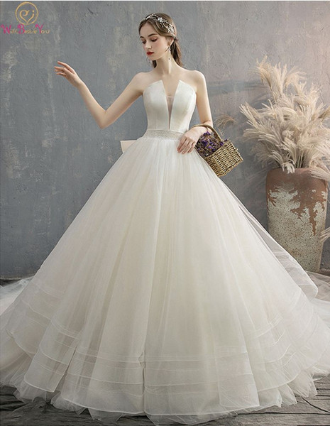 New Wedding Gown Strapless Sexy Backless Lace-up Court Train Tulle Beading Belt Tiered Design Sleeveless Simple Bridal Gown