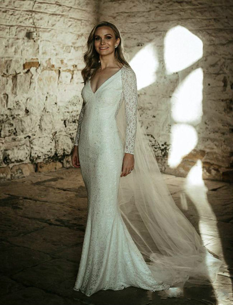 Plunging V Neck Bohemian Mermaid Wedding Dresses Zipper Back Long Sleeve Fitted Lace Bridal Gowns Garden Boho Wedding Gowns Sweep Train