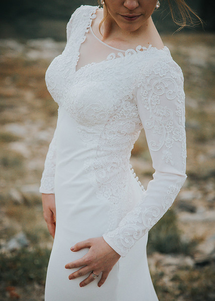 Long Sleeve Vintage Wedding Dress Lace Sheath V-Neck Elegant Ivory Sheath Satin Chiffon Bride Gown Modest Style 