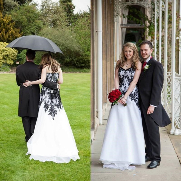 Vintage Wedding Dresses Black and White Wedding Dress Sweetheart Lace Appliques Sleeveless Lace up A-Line Gothic Wedding Dress