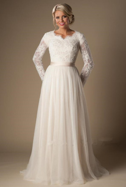 Sheath Wedding Dresses New lace long sleeve heart-shaped collar hem multi-layer net tail wedding dress back zipper button custom package