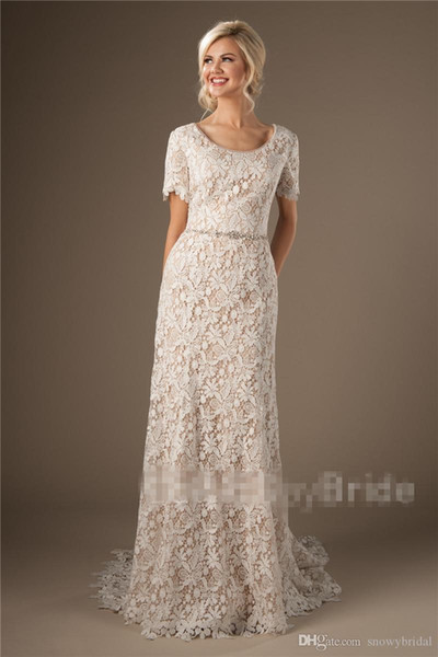 Vintage Champagne Sheath Lace Modest Wedding Dresses With Short Sleeves Scoop Neck Beaded Belt Women Country Informal Rception Bridal Gowns