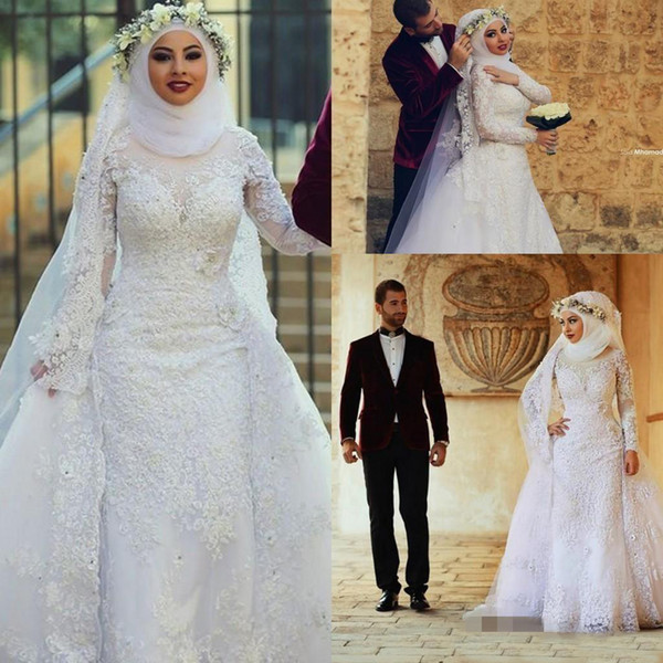 Muslim Long Sleeves Lace Sheath Wedding Dresses Arabic Islamic Hijab Wedding Gowns High Neck Applique Bridal Gowns With Long Train