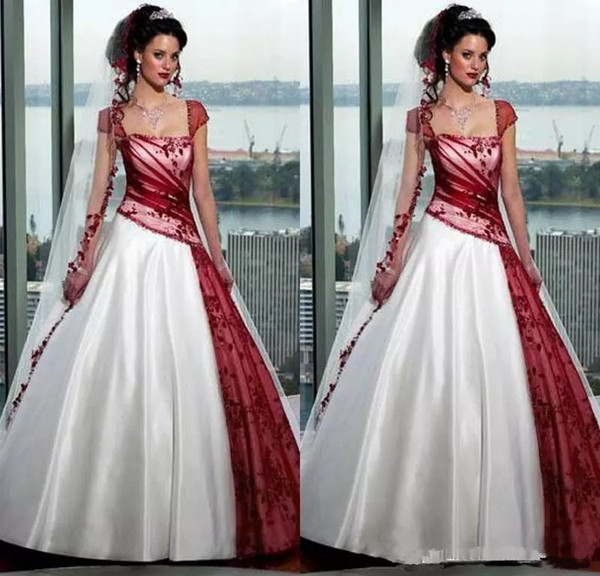 Red and White Gothic Wedding Dresses 2017 Lace Applique Satin Square Floor Length Ball Gown Bridal Gowns Robe De Mariage Vestido De Noiva