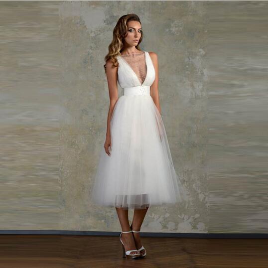 New Design Tea Length Wedding Dresses Sleeveless Scoop Neck Beaded Tulle A Line Sexy Short Bridal Gowns Custom Made Hot Sales W