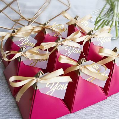 rose red wedding candy boxes Triangle shape gold stamp candy box wedding presents 10 pcs European wedding Supplies thanks Gift Chocolate Box