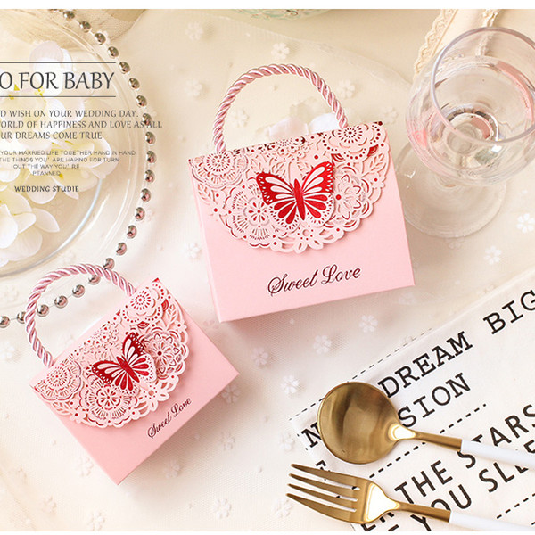 50pcs/lot New Vintage Wedding Candy Box With Butterfly Decoration Wedding Ceremony Favors Holders Gifts Box Candy Bag