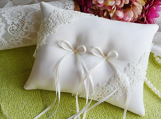 Free Shipping Two Positions Lace Bow Satin Ring Pillows Ring Bearers Wedding Ceremony Accessory Bridal Ring Bearers Pillows Holders