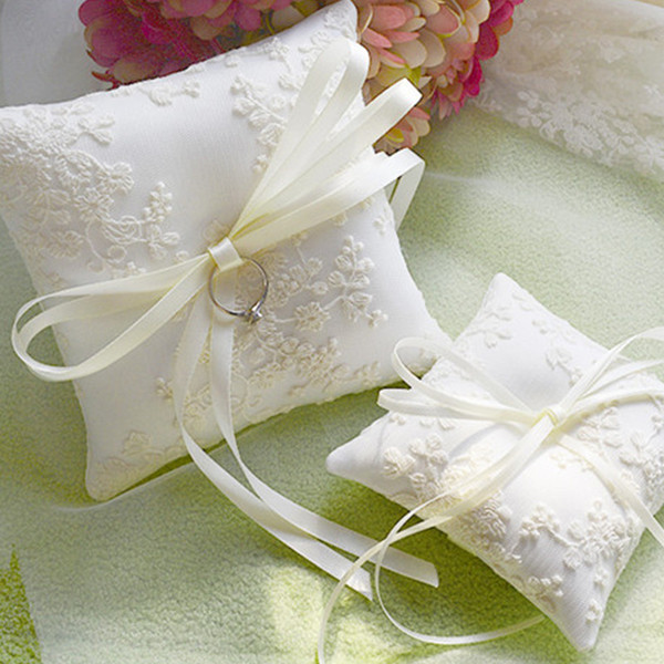 Cute Lace Ring Pillow Elegant Ivory Color Mini Bridal Wedding Ring Pillow Must-Have Accessory Wedding Supplies High Quality New Style