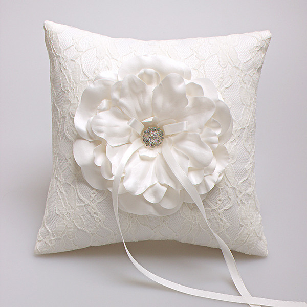 Free Shipping Lace Floral Ring Bearers Ring Pillows Special Wedding Ceremony Accessory Unique Bridal Ring Bearers Pillows Ring Holders