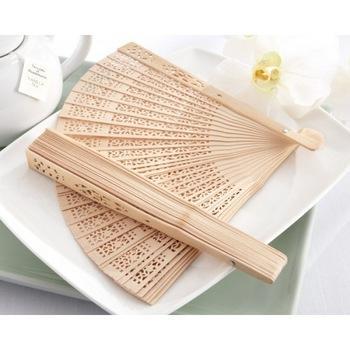 2017 Vintage Folding Bamboo Hand Fans Wooden Hollow Carved Wedding Dancing Bridal Party Decor Fragrant Sandalwood Fan free shipp