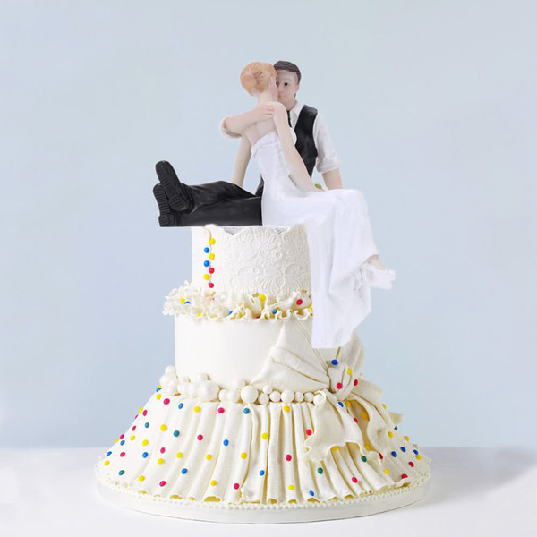 Synthetic Resin Wedding Cake Topper Bride Groom Sitting Together Romantic Wedding Party Decoration Adorable Figurine Craft Gift High Quality