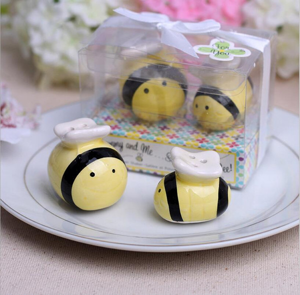 2pcs/set Creative Ceramic Bee Salt & Pepper Shaker Wedding Favors And Gifts For Guests Souvenirs Decoration Event & Party Supplies