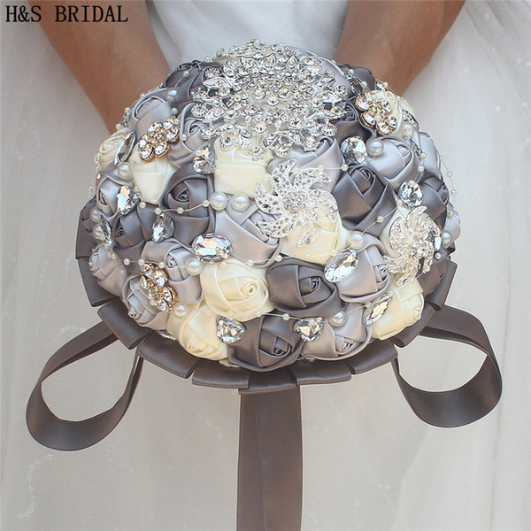 Beautiful white and grey bridal bridesmaid Flower luxury rhinestone wedding bouquet with pearl Artificial rose hot sale