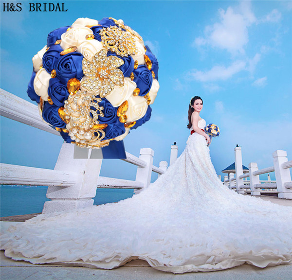 White and royal blue wedding flower luxury rhinestone ribbon alloy wedding bouquet with pearl Artificial rose hot sale