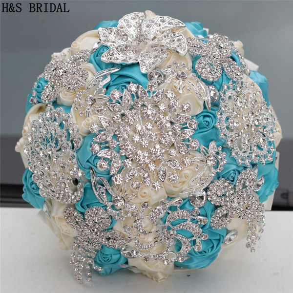 Ivory and light blue wedding Flowers Luxury Wedding Bouquets Decorated with Crystal Rose Artificial Flowers Brooch bouquet